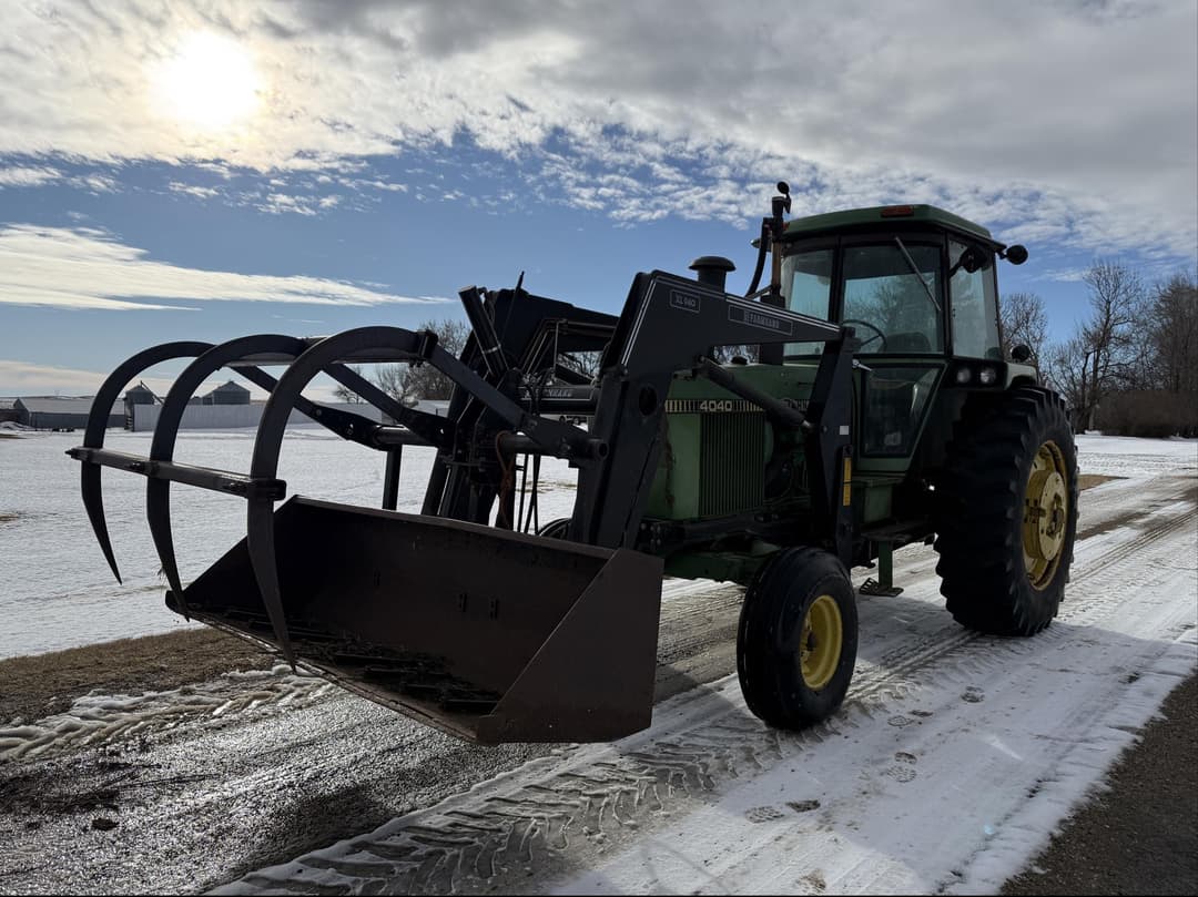 Image of John Deere 4040 Primary image