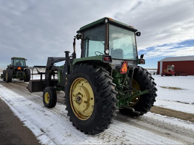 Image of John Deere 4040 equipment image 2
