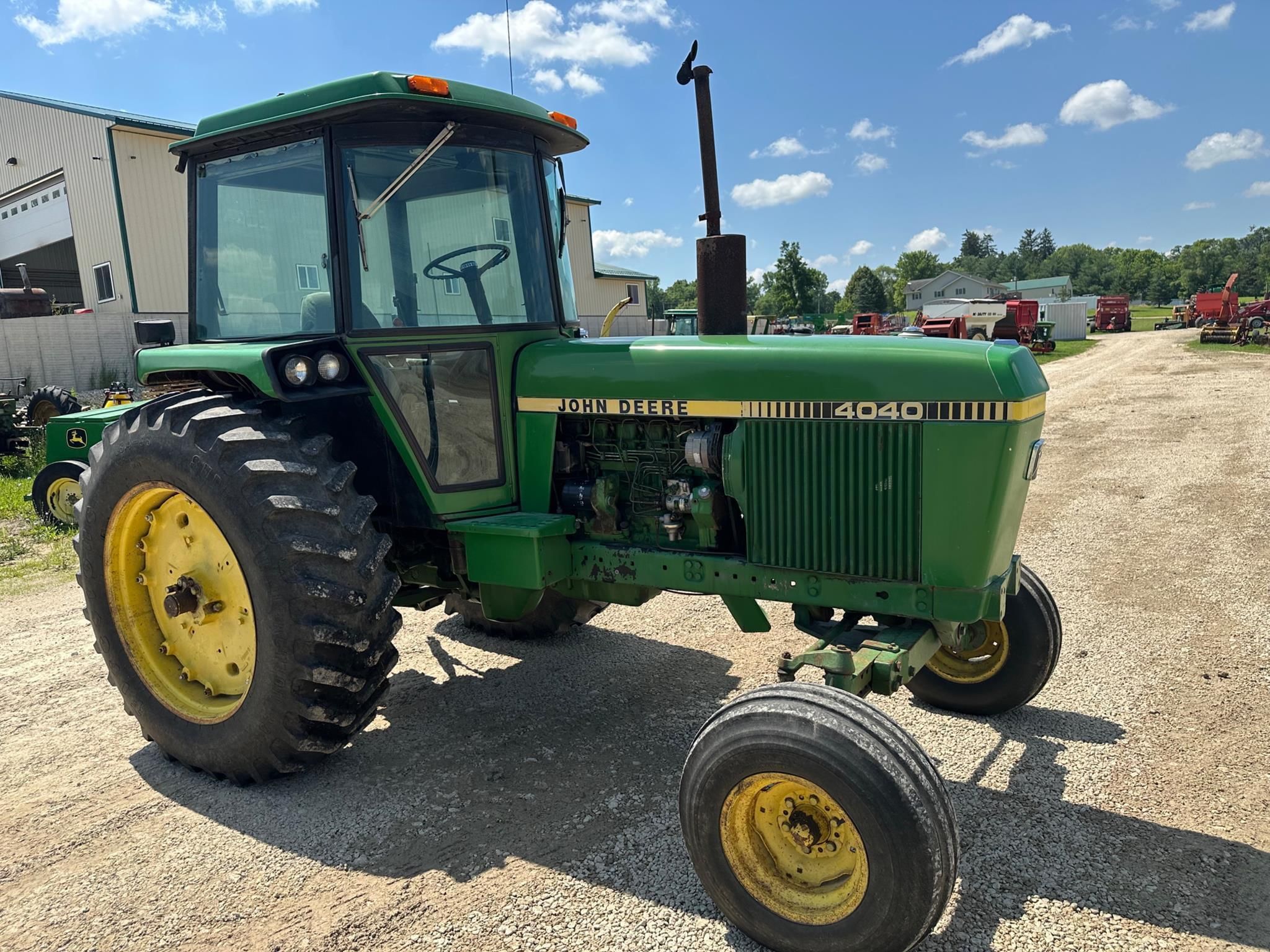 John Deere 4040 Equipment Image0