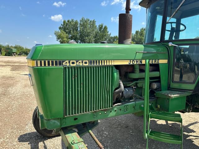 Image of John Deere 4040 equipment image 3