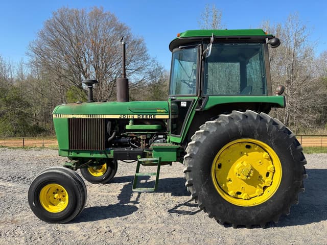 Image of John Deere 4040 equipment image 3