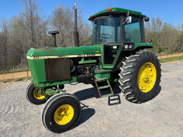 Image of John Deere 4040 equipment image 2