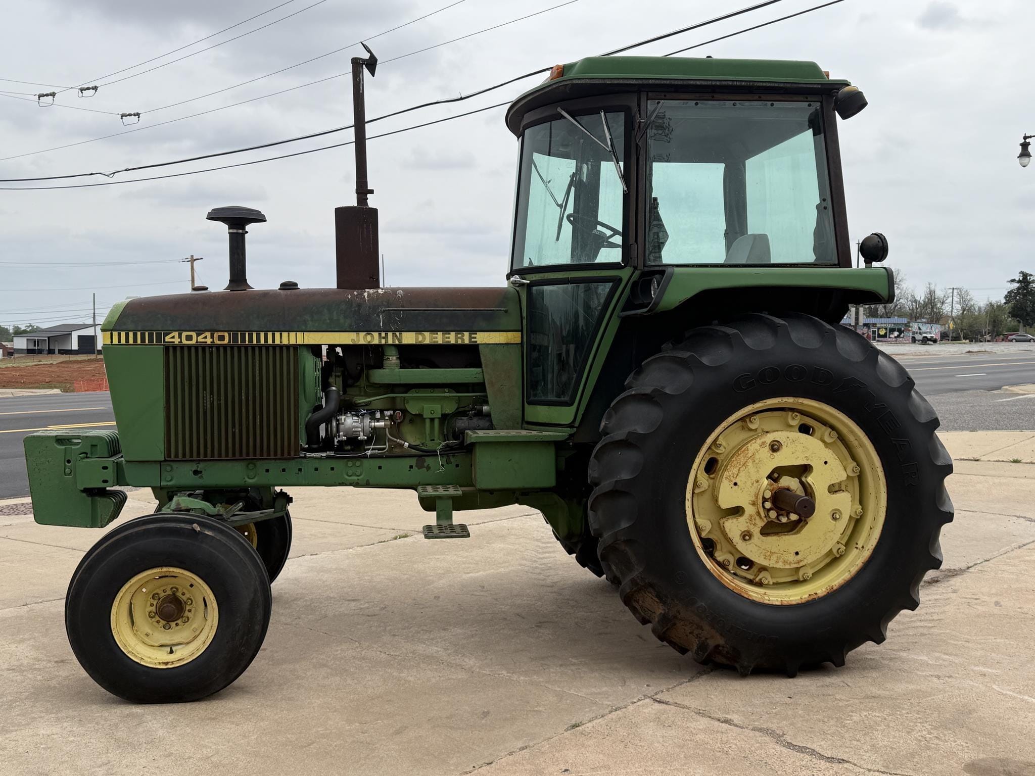 John Deere 4040 Equipment Image0