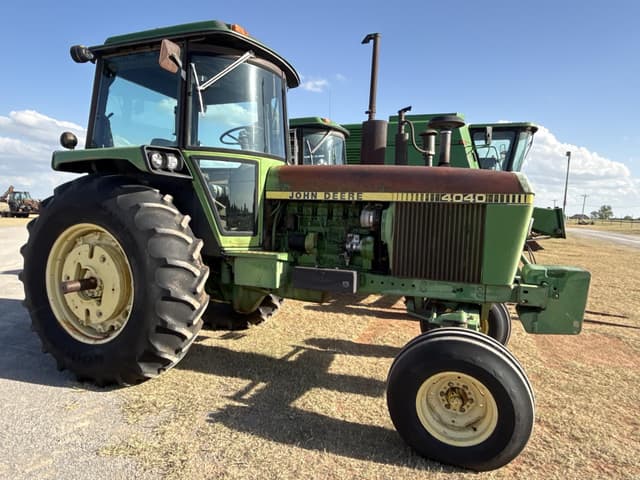 Image of John Deere 4040 equipment image 3