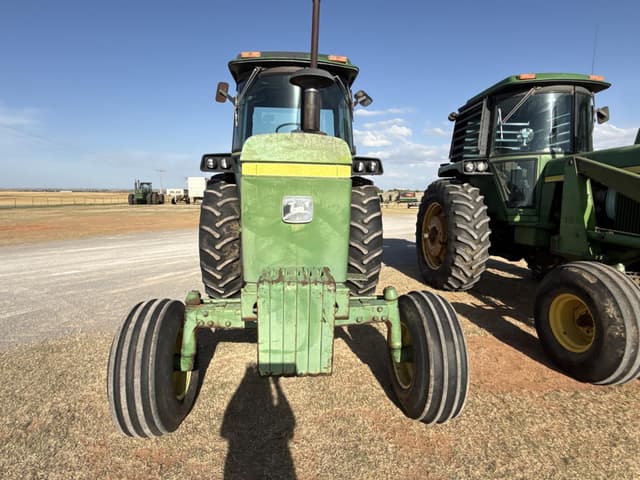 Image of John Deere 4040 equipment image 2