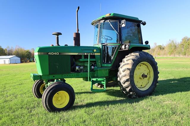 Image of John Deere 4040 equipment image 3