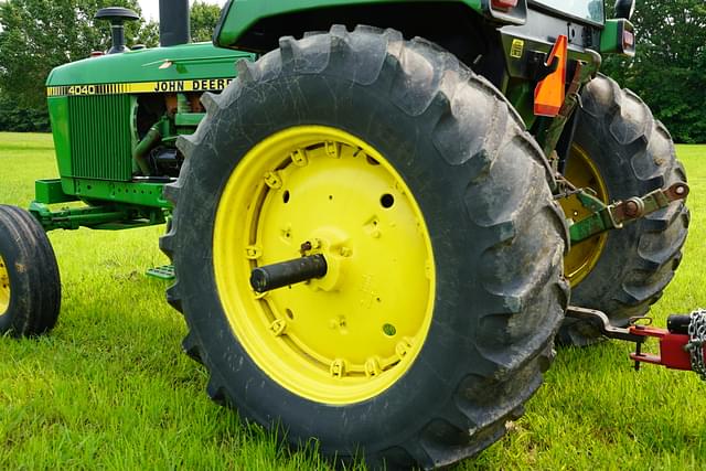 Image of John Deere 4040 equipment image 4