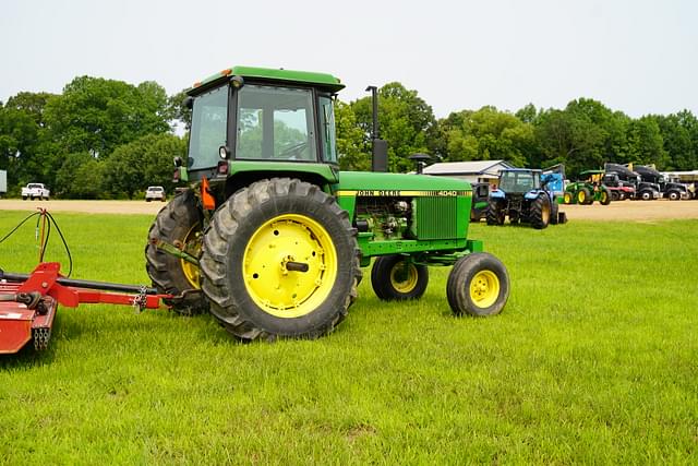 Image of John Deere 4040 equipment image 1