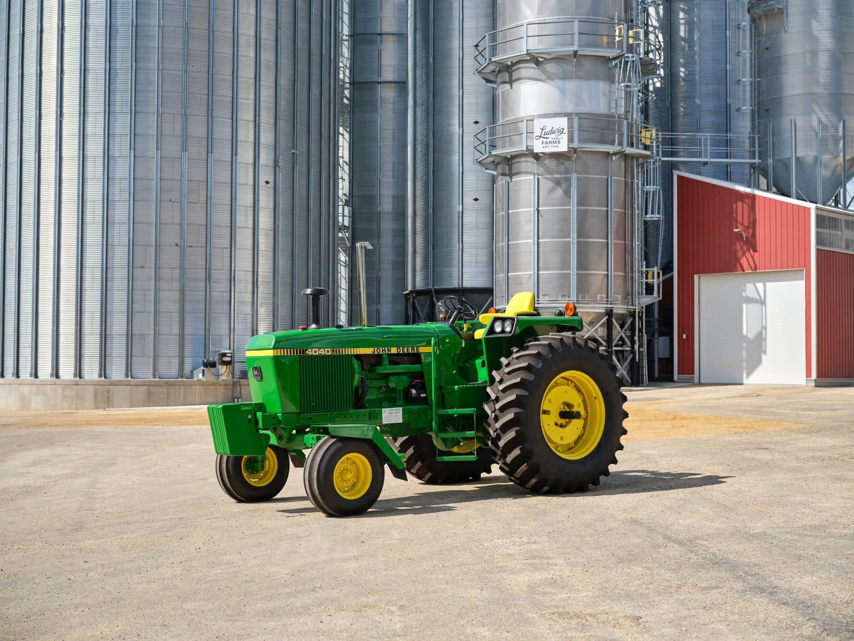 1982 John Deere 4040 Equipment Image0