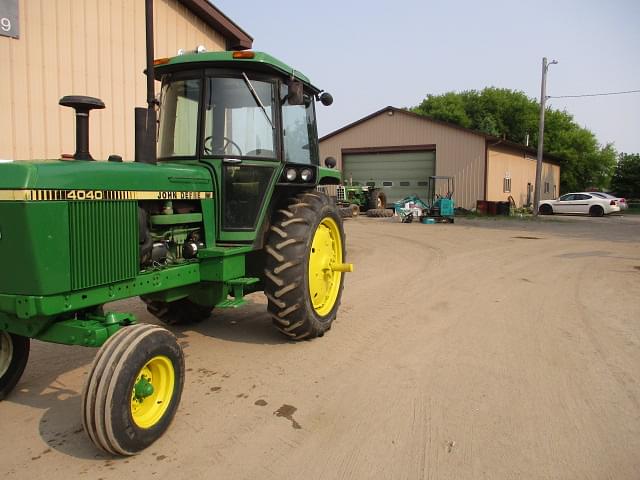 Image of John Deere 4040 equipment image 3