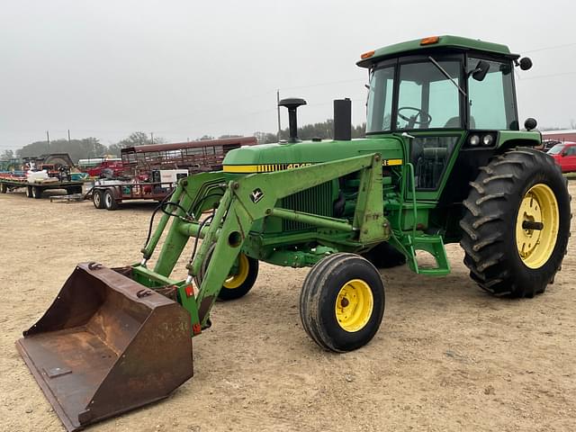 Image of John Deere 4040 equipment image 1