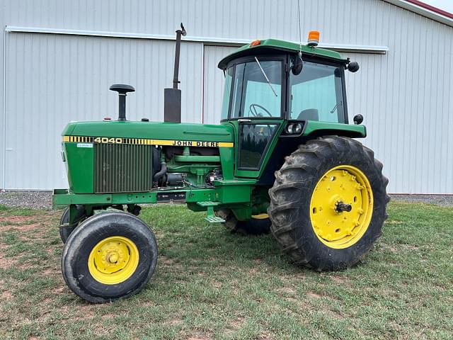 Image of John Deere 4040 equipment image 1