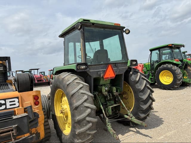Image of John Deere 4040 equipment image 3