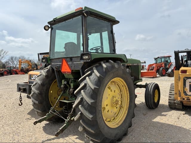 Image of John Deere 4040 equipment image 2