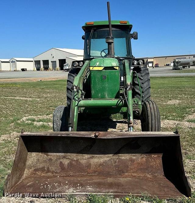 Image of John Deere 4040 equipment image 1