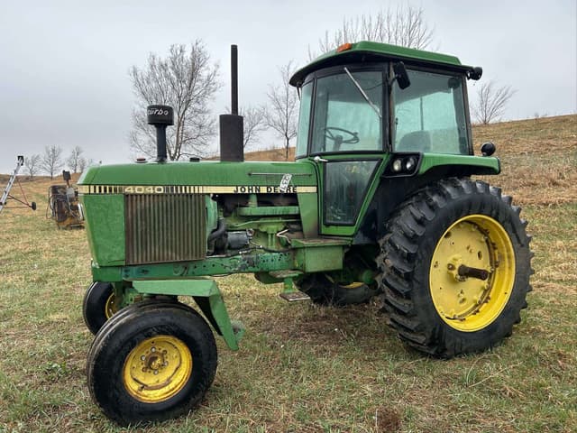 Image of John Deere 4040 equipment image 1