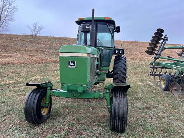 Image of John Deere 4040 equipment image 3