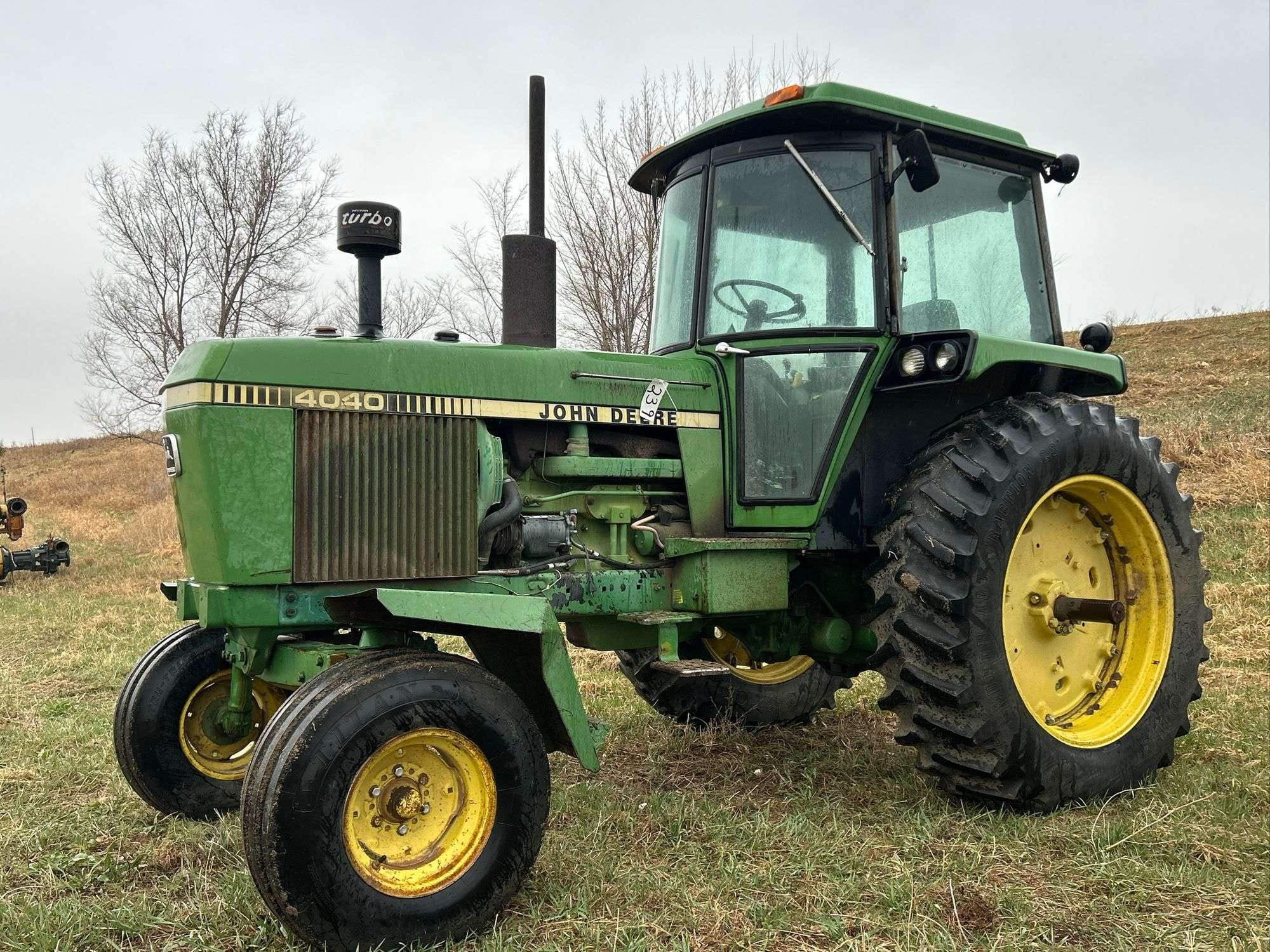John Deere 4040 Equipment Image0