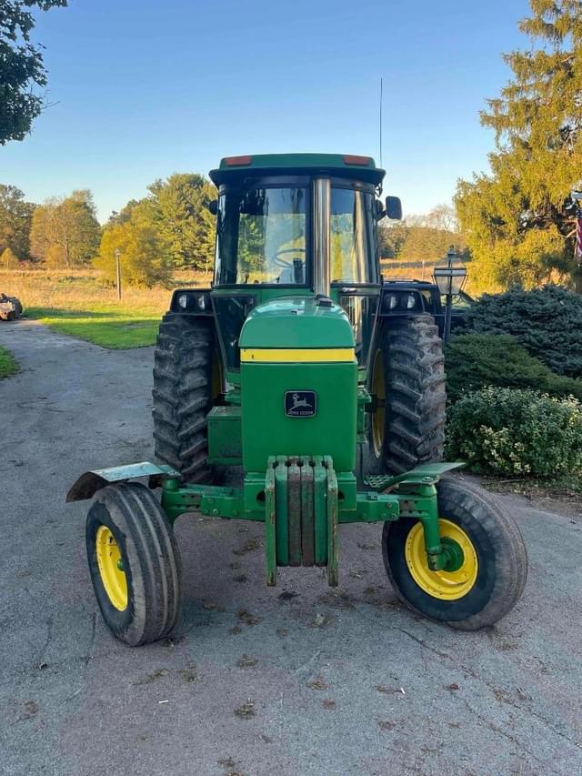 Image of John Deere 4040 equipment image 1
