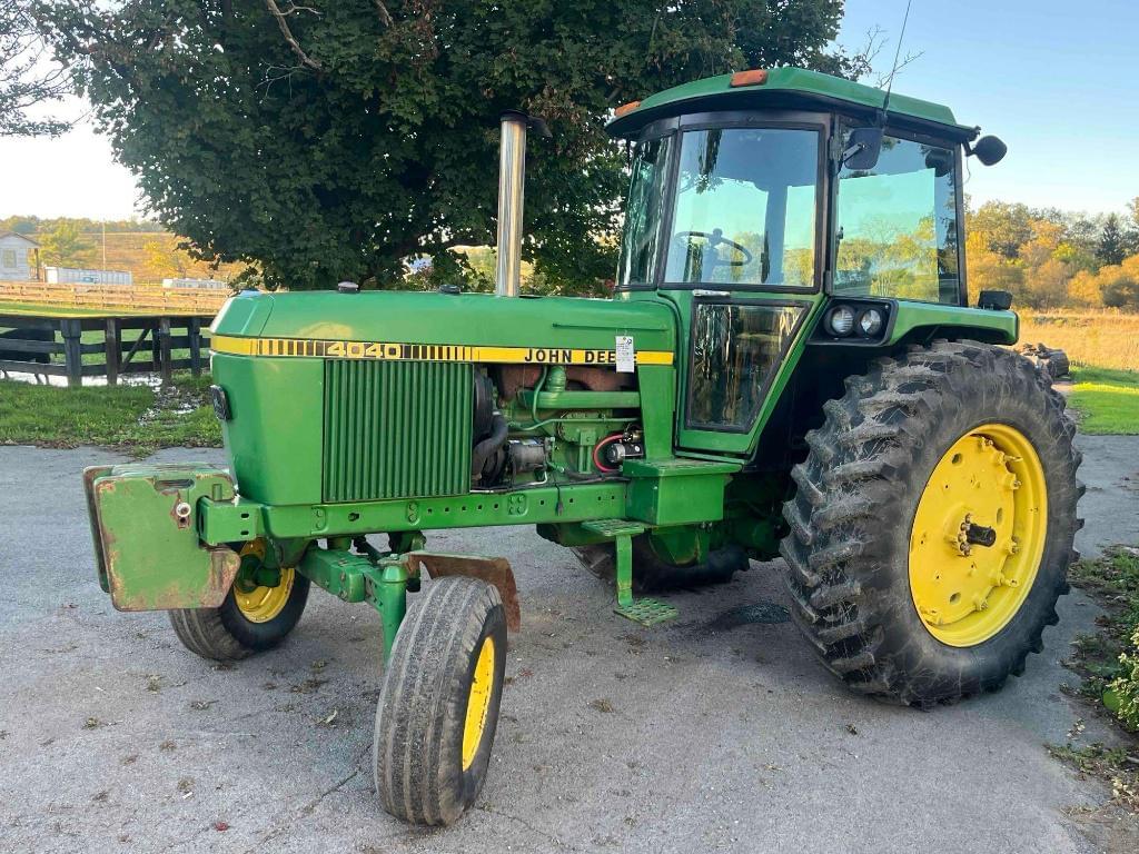 Image of John Deere 4040 Primary image