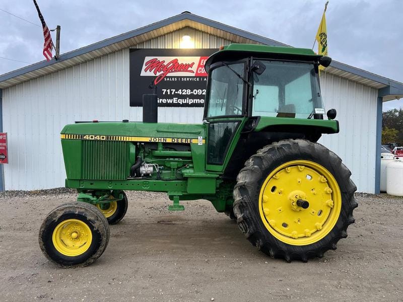 John Deere 4040 Equipment Image0