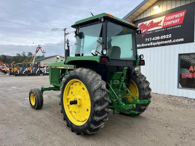 Image of John Deere 4040 equipment image 2
