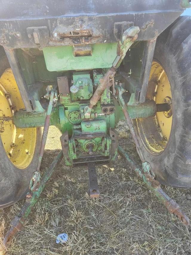 Image of John Deere 4040 equipment image 3