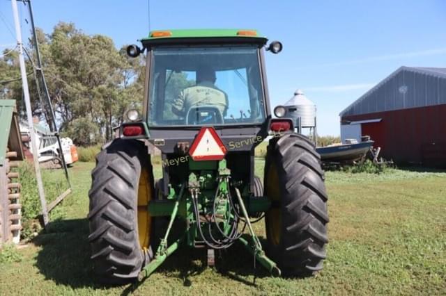 Image of John Deere 4040 equipment image 1
