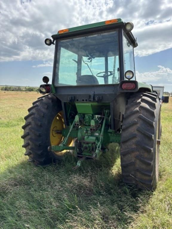 Image of John Deere 4040 equipment image 3