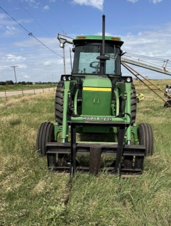 Image of John Deere 4040 equipment image 2