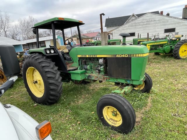 Image of John Deere 4040 equipment image 3