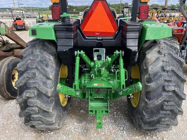 Image of John Deere 4044M equipment image 4