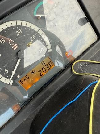 Image of John Deere 4044M equipment image 4