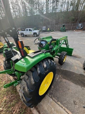 Image of John Deere 4044M equipment image 4