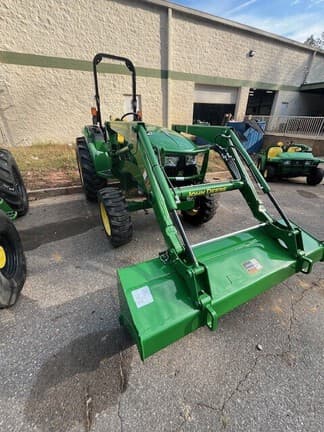 Image of John Deere 4044M equipment image 3