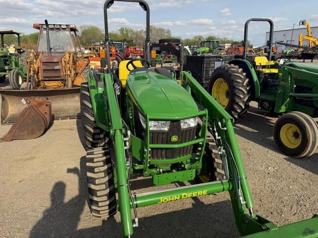 Image of John Deere 4044M equipment image 3