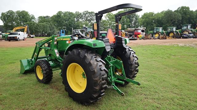 Image of John Deere 4044M equipment image 4