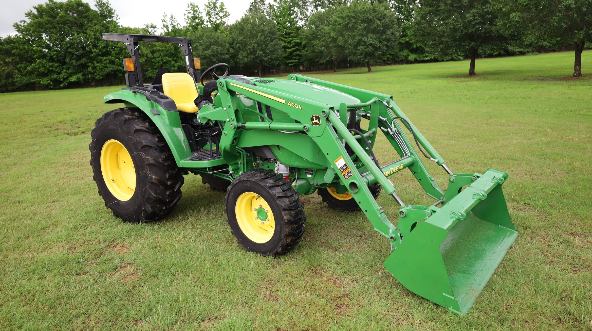 Main image John Deere 4044M