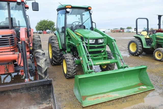 Image of John Deere 4044M equipment image 3