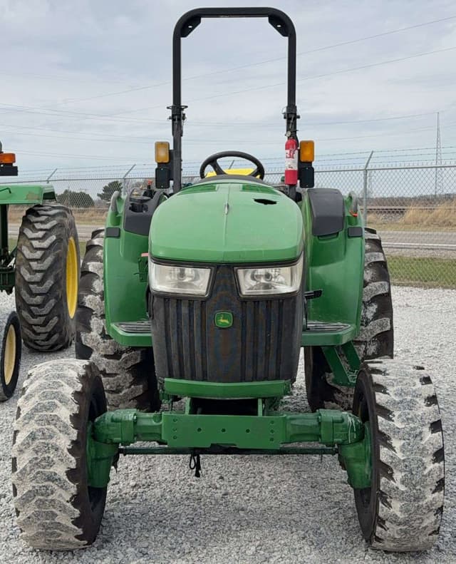 Image of John Deere 4044M equipment image 3