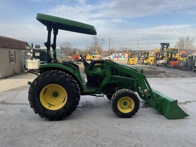 Image of John Deere 4044M equipment image 4