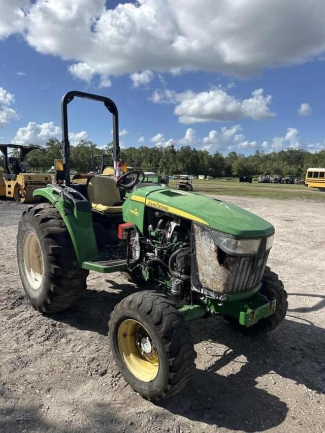 Image of John Deere 4044M equipment image 4