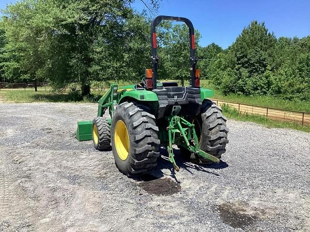 Image of John Deere 4044M equipment image 4