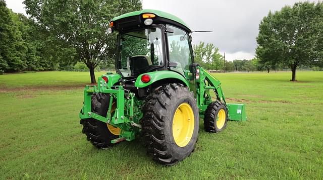 Image of John Deere 4044R equipment image 2