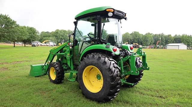 Image of John Deere 4044R equipment image 4