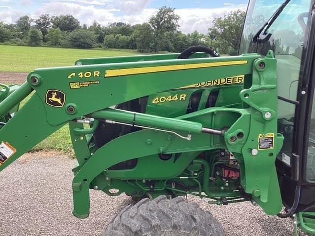 Image of John Deere 4044R equipment image 3