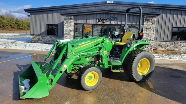 Image of John Deere 4044R equipment image 1