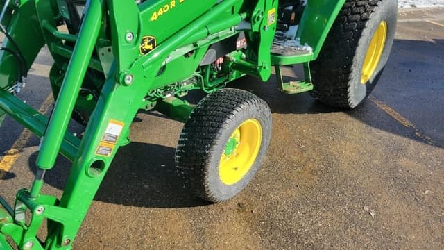 Image of John Deere 4044R equipment image 4
