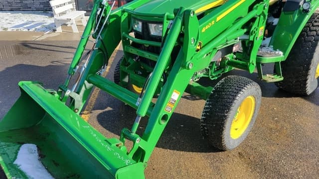 Image of John Deere 4044R equipment image 3