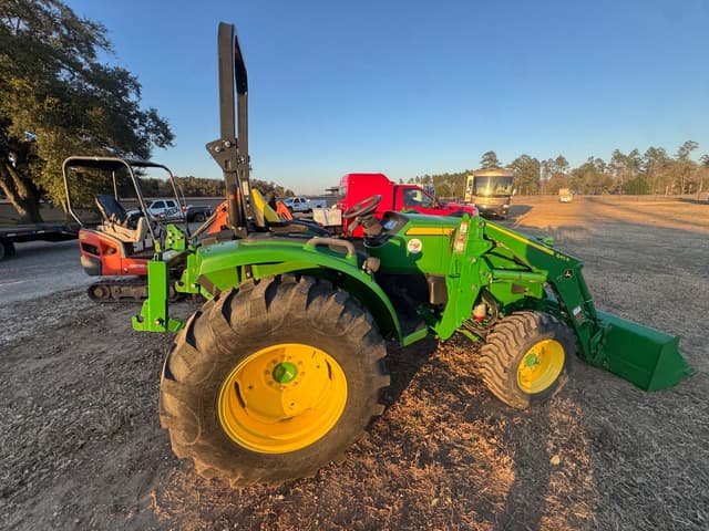 Image of John Deere 4044R equipment image 3